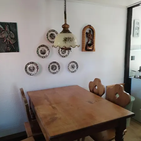 Waldhuette *
